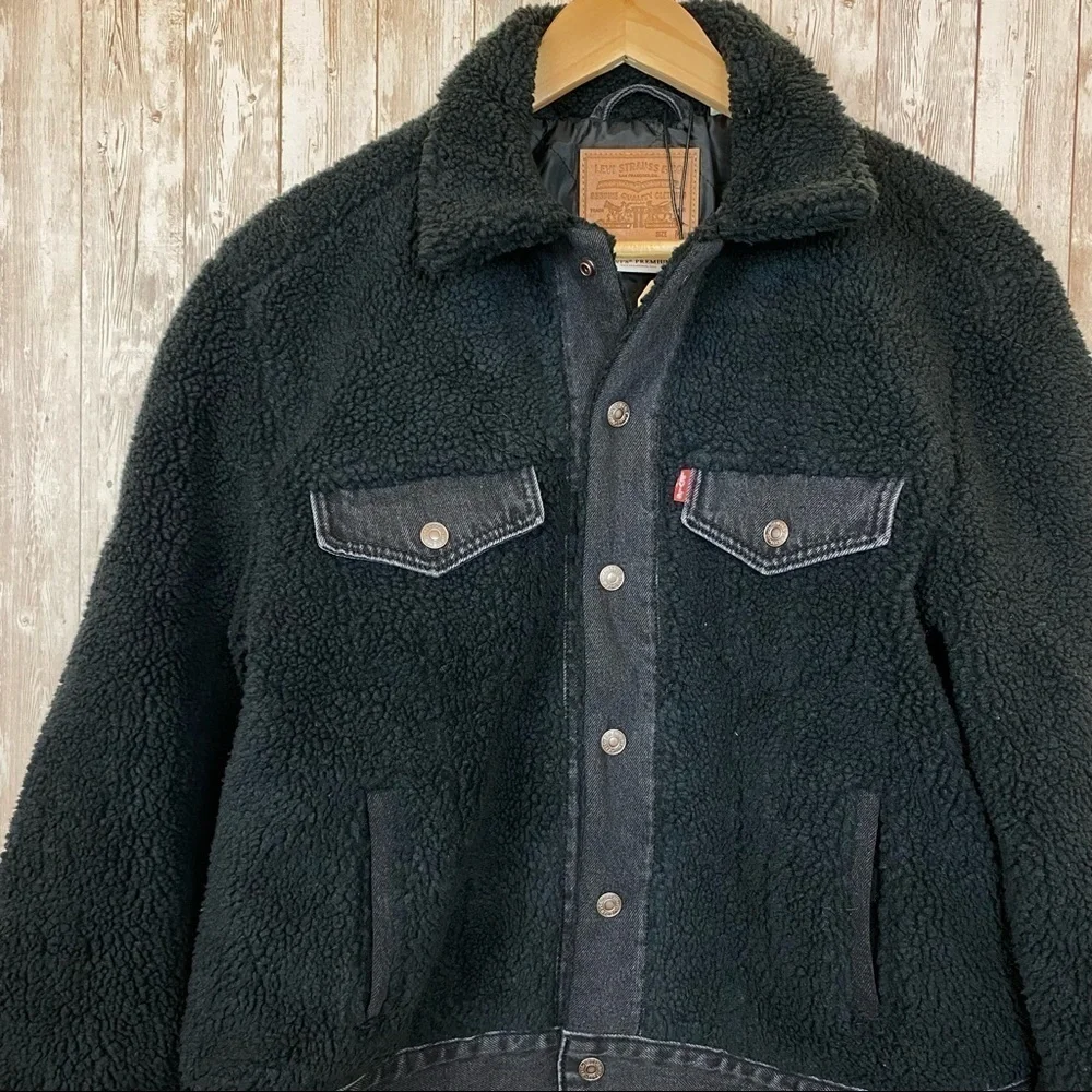 Levi’s‎ Premium Denim Ex-Boyfriend Trucker Sherpa Jacket Size Small Women